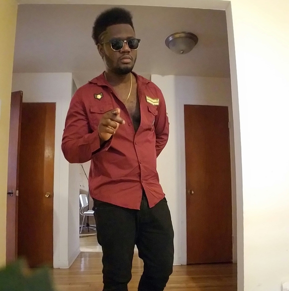 Meet your Posher, Wilson - Picture 1 of 1